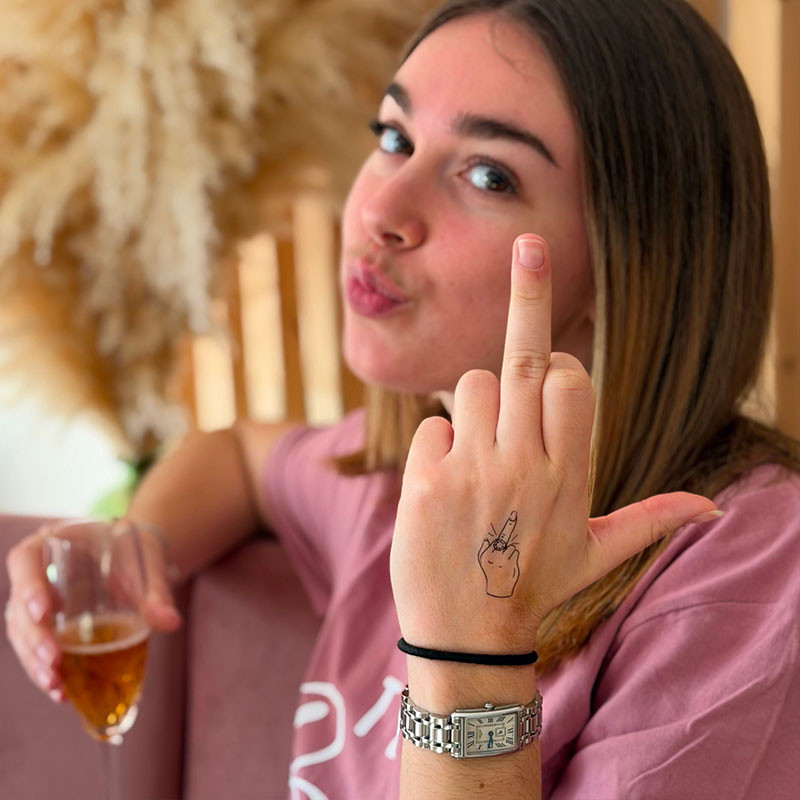 Temporary tattoo Sioou middle finger with ring