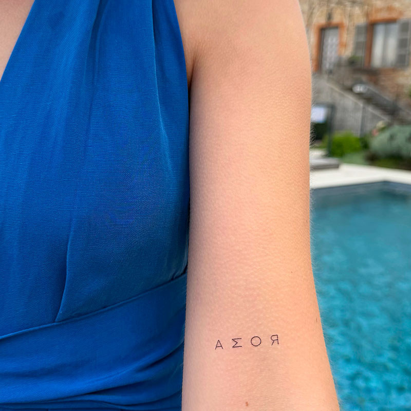 Set of temporary tattoos on the theme of “la dolce vita”