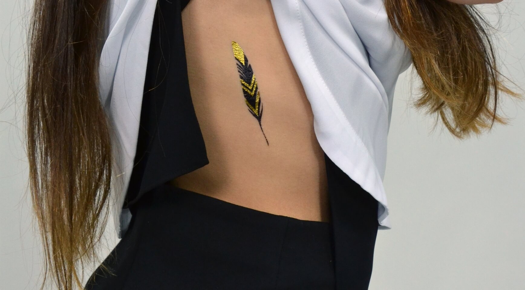 Mini Sparrow - Small birds and feathers tattoos Mini Sparrow - Small birds and feathers tattoos