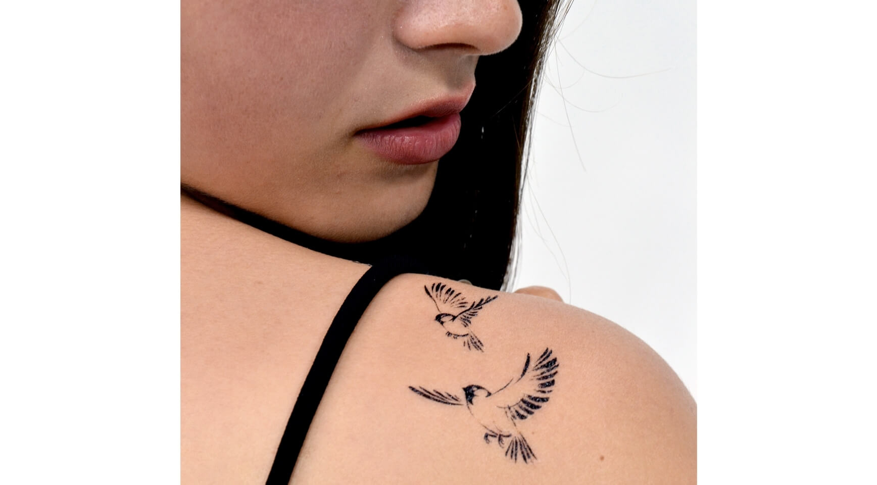 Mini Sparrow - Small birds and feathers tattoos Mini Sparrow - Small birds and feathers tattoos