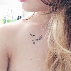 tatouage oiseau noir