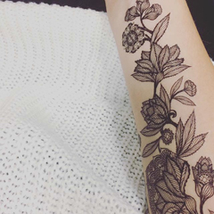 tatouage éphémère floral noir