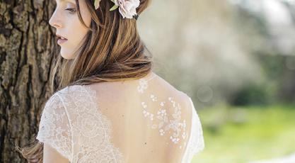 Les tatouages éphémères blancs façon dentelle, le nouvel accessoire indispensable de la mariée