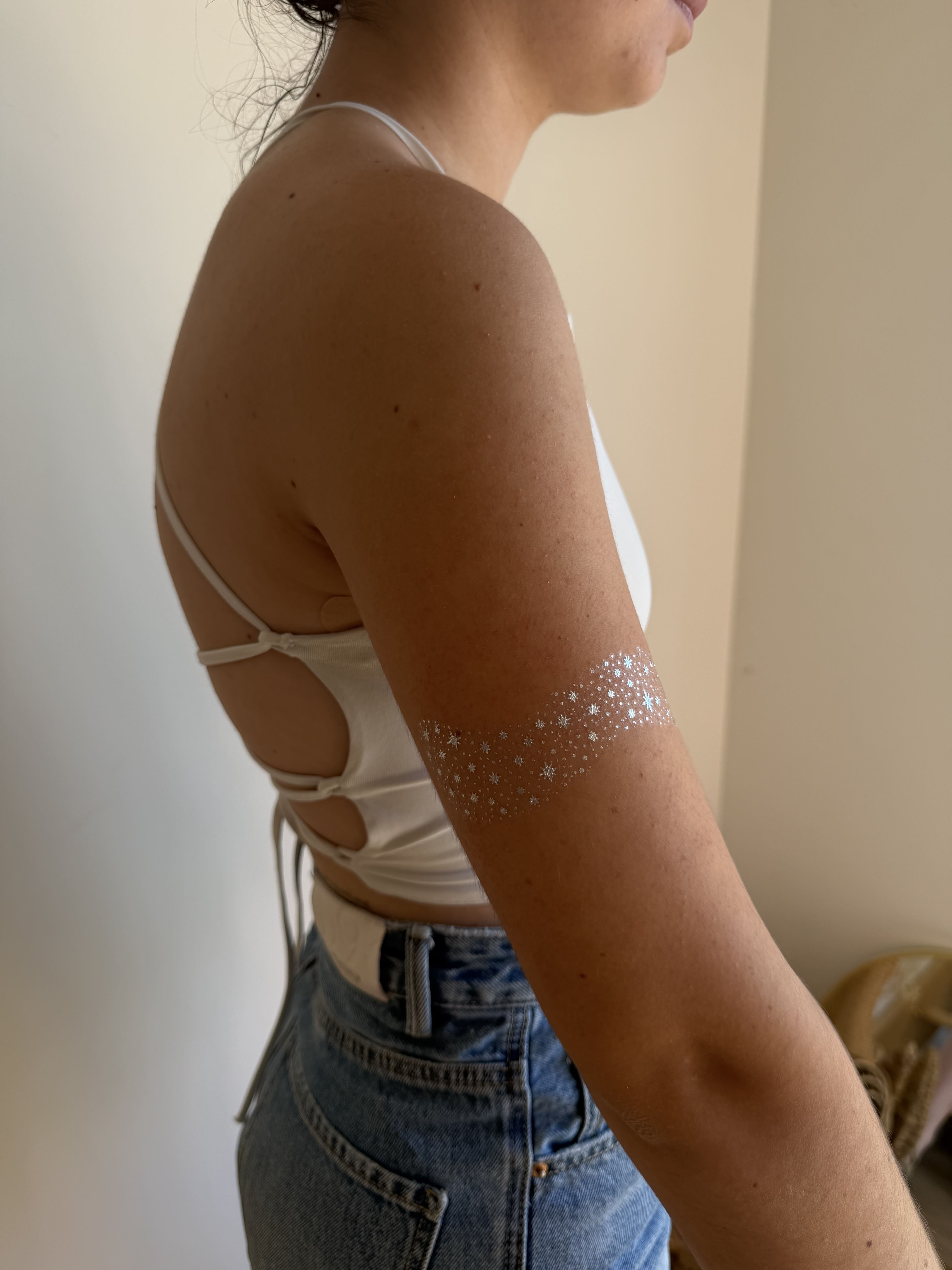 3 endroits où poser les freckles pour illuminer votre look festival