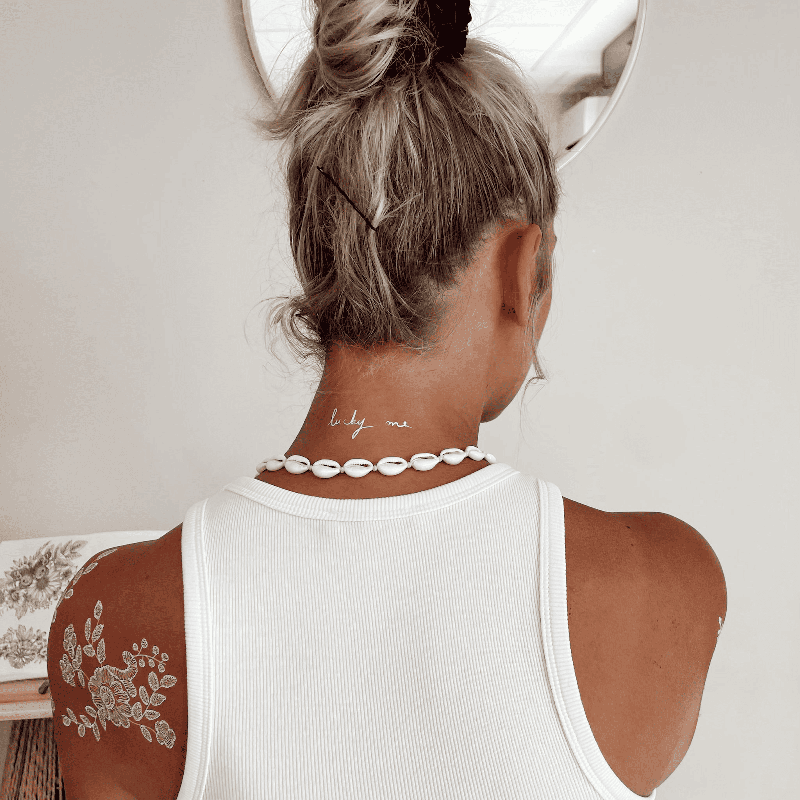 Les tattoos blancs, la touche élégante  qui illuminera votre look de mariage!
