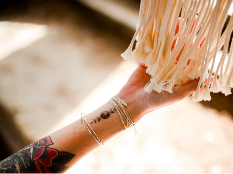 Shooting d'inspiration "9 Moons" avec nos tatouages éphémères